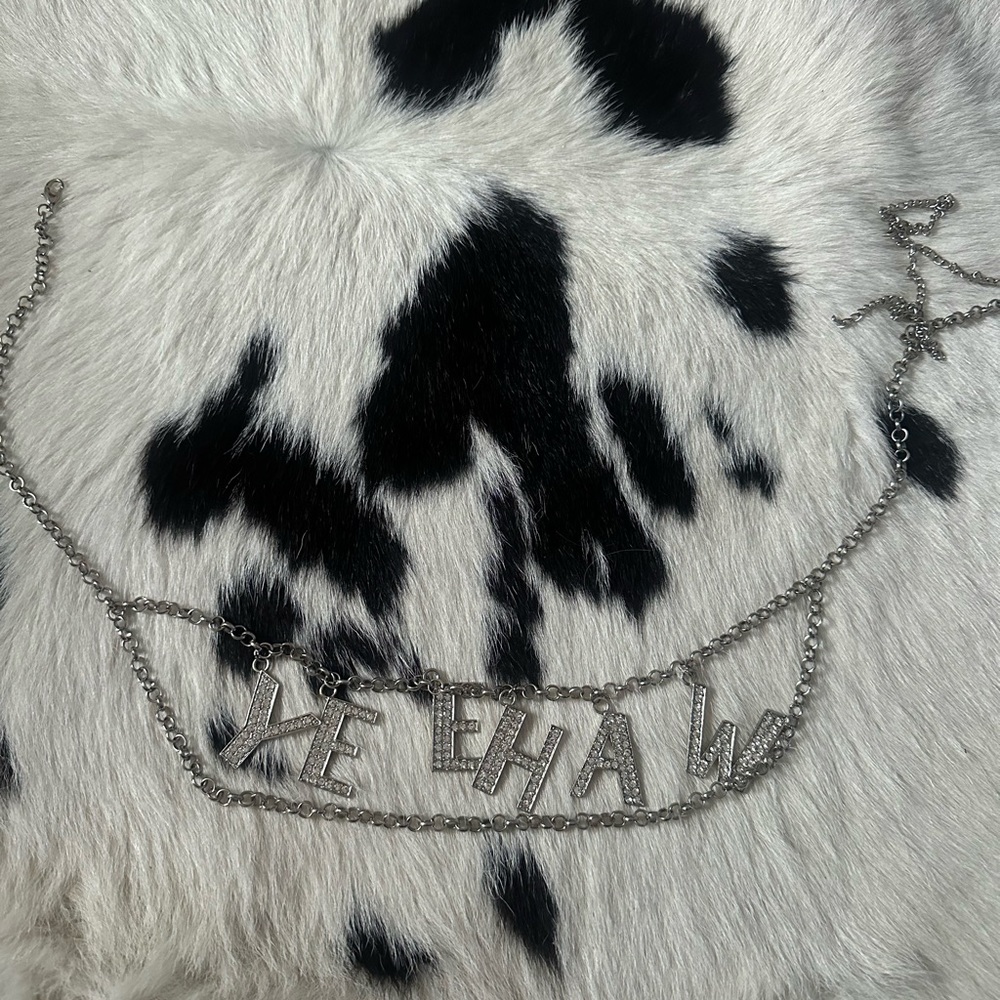 Yeehaw chain belt